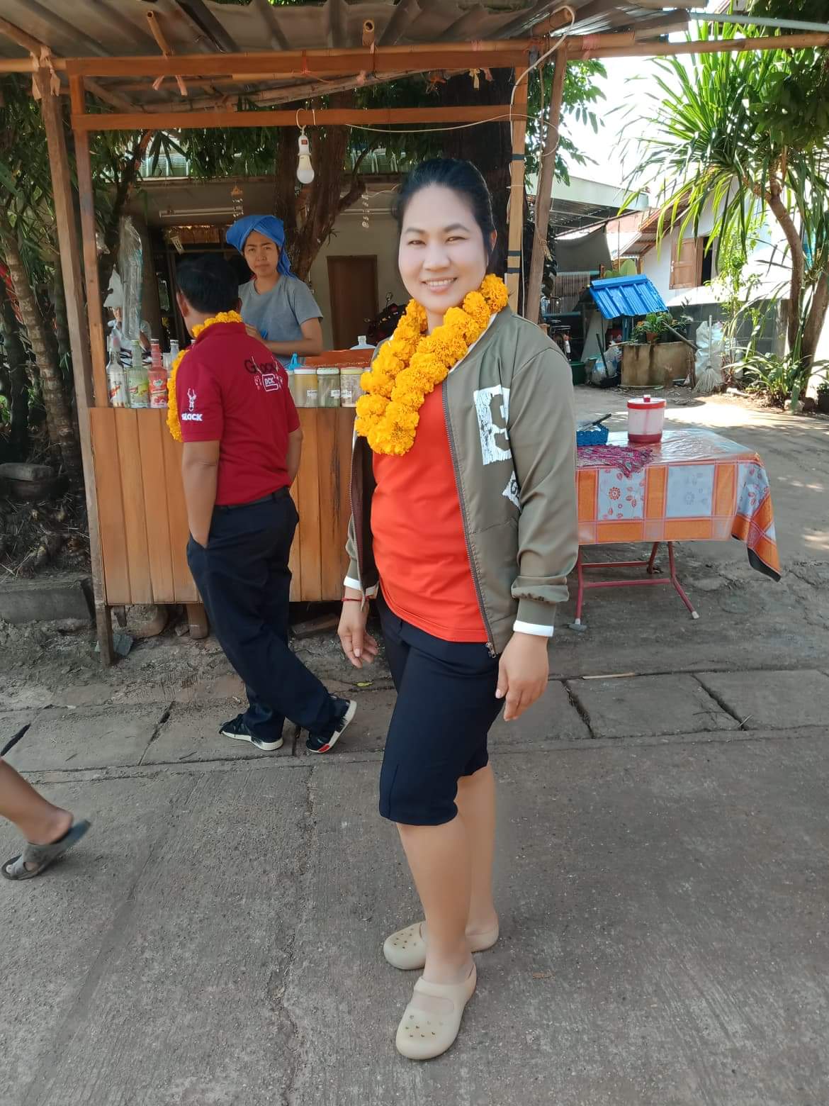 มาลัยทอง ไชยบิน